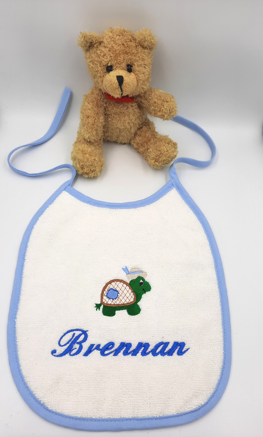 ACHTUNG!!! Sonderaktion 2 zum Preis von 1.  Nur solange der Vorrat reicht. Babylätzchen mit Wunschname und Wunschmotiv  